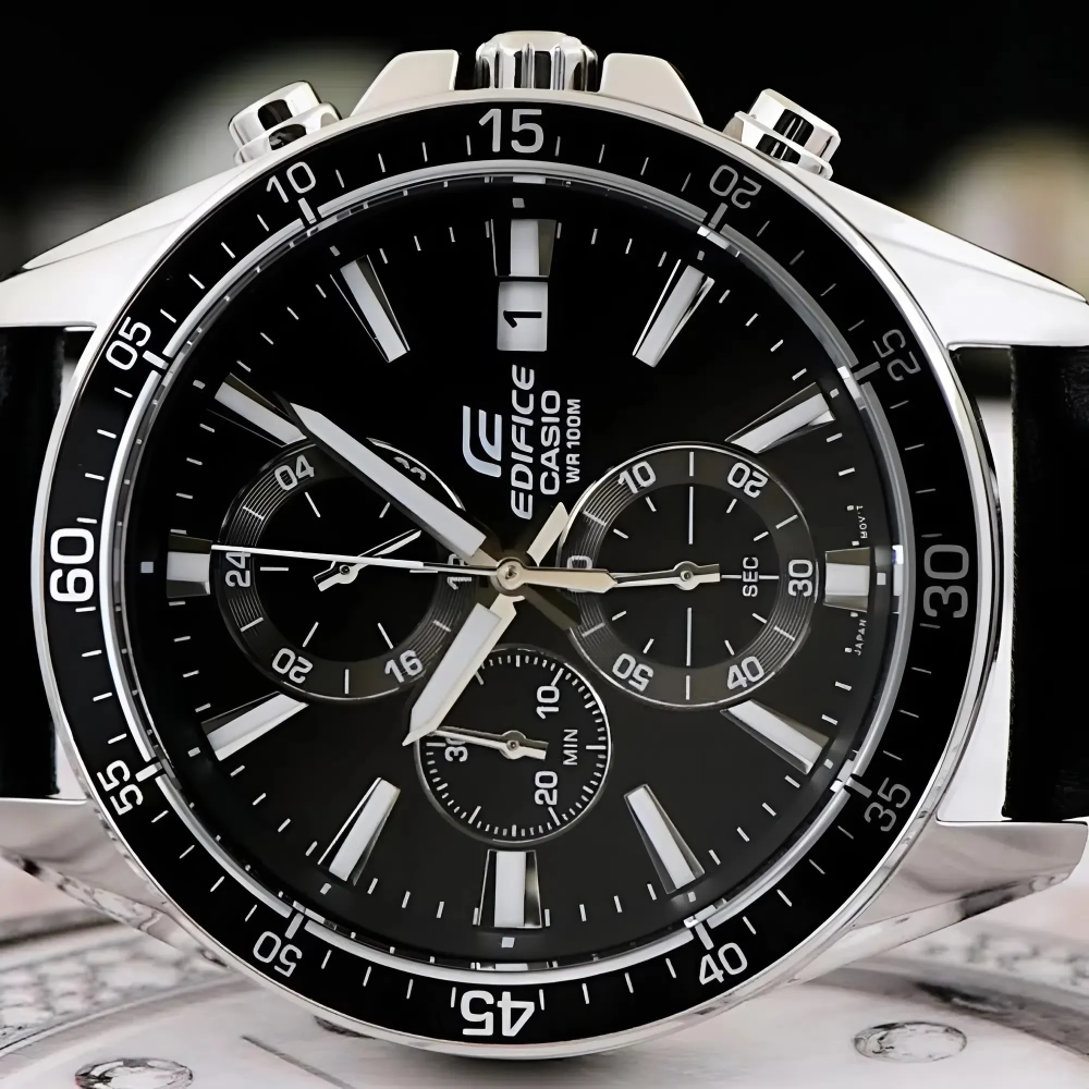 Casio Nam EFR-546L-1AVUDF