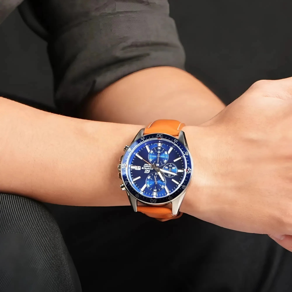 Casio Nam EFR-546L-2AVUDF