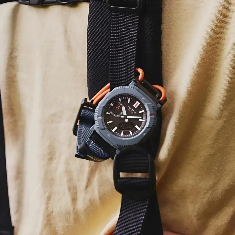 Casio Nam PRJ-B001B-2DR