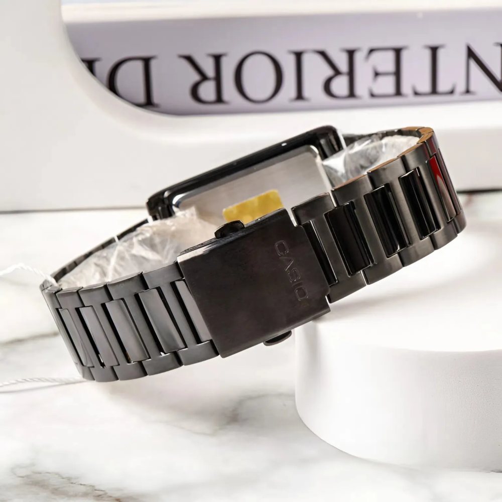 Casio 45.5 × 33 mm Nam MTP-M105B-1AVDF