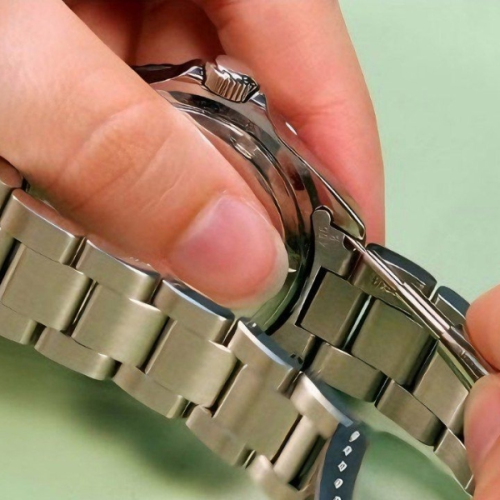 Cách Thay Dây Đồng Hồ Đơn Giản Tại Nhà Dễ Hiểu & An Toàn