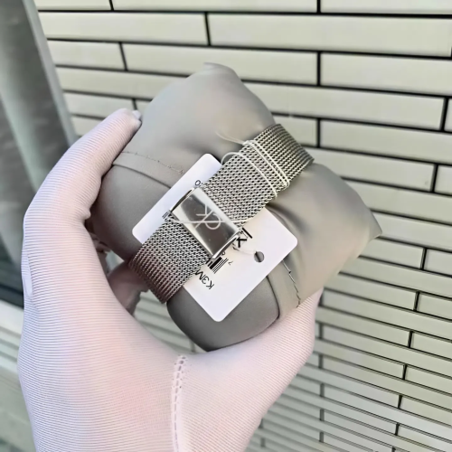 Đồng Hồ Calvin Klein 39mm Nữ K3M211Y6