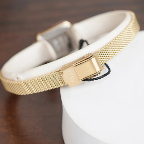 Đồng Hồ Daniel Wellington 15.4x18.2mm Nữ DW00100653