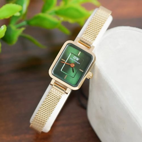 Đồng Hồ Daniel Wellington 15.4x18.2mm Nữ DW00100653