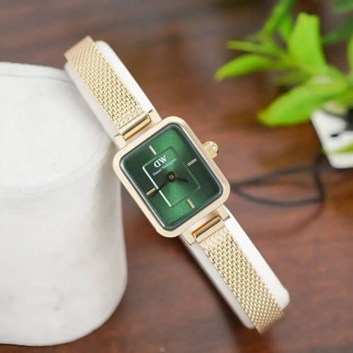 Đồng Hồ Daniel Wellington 15.4x18.2mm Nữ DW00100653