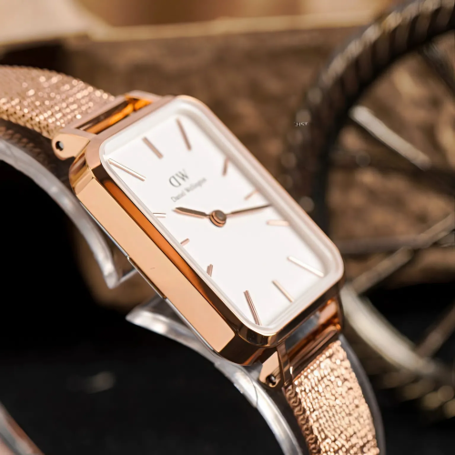 Đồng Hồ Daniel Wellington 20x26mm Nữ DW00100431