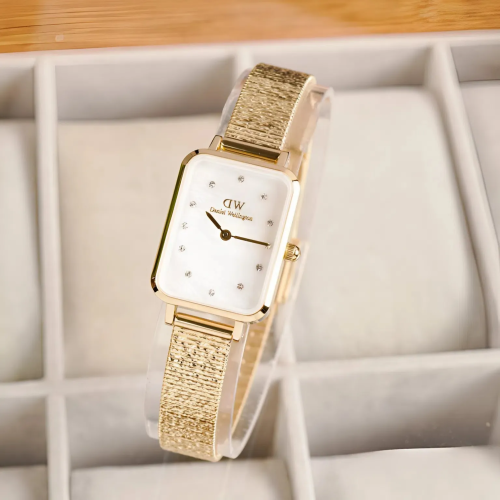 Đồng Hồ Daniel Wellington 20x26mm Nữ DW00100582
