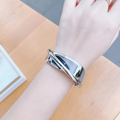 Đồng Hồ Calvin Klein 19x38mm Nữ K2J23102