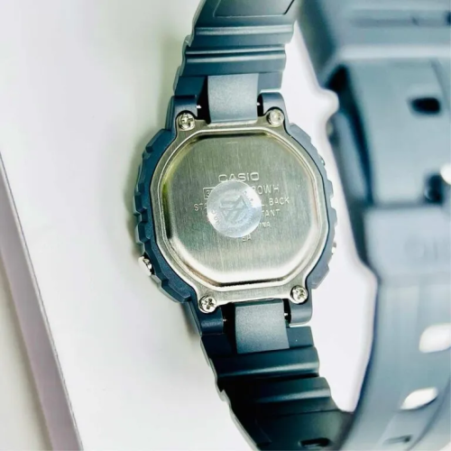 Đồng Hồ Casio 34.5 × 30.4 mm Nữ LA-20WH-8ADF