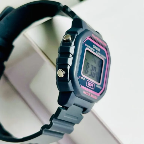 Đồng Hồ Casio 34.5 × 30.4 mm Nữ LA-20WH-8ADF