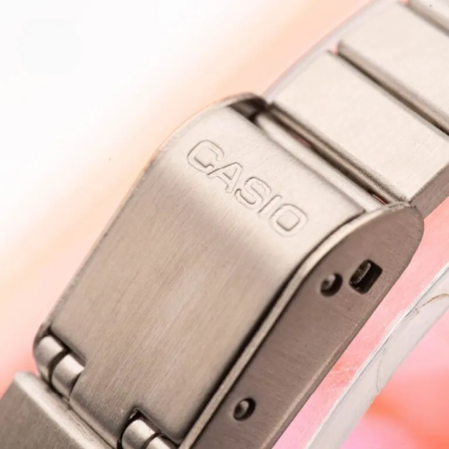 Đồng Hồ Casio 30.3 × 24.6 × 7.3 mm Nữ LA670WA-1DF