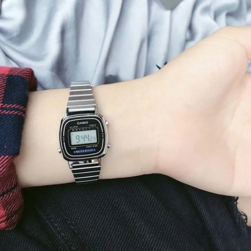 Đồng Hồ Casio 30.3 x 24.6 mm Nữ LA670WA-2DF