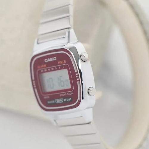 Đồng Hồ Casio 30.3 x 24.6 mm Nữ LA670WA-4DF