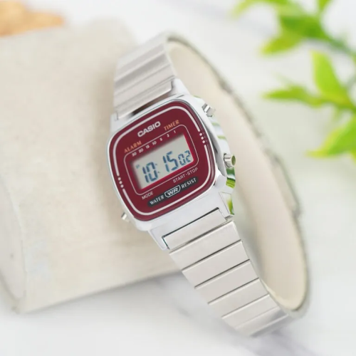 Đồng Hồ Casio 30.3 x 24.6 mm Nữ LA670WA-4DF