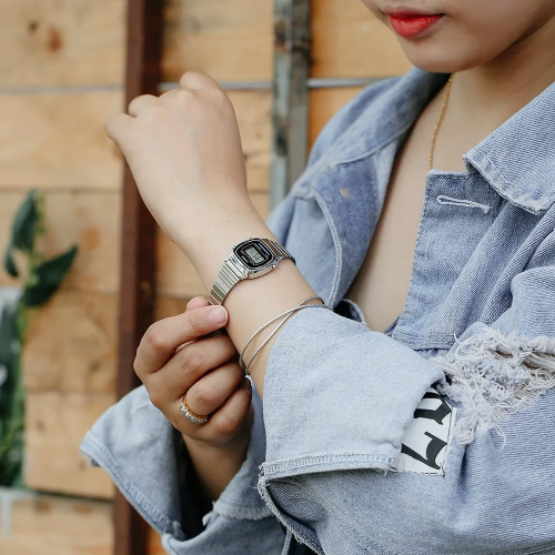 Đồng Hồ Casio 30.3 x 24.6 mm Nữ LA670WD-1DF