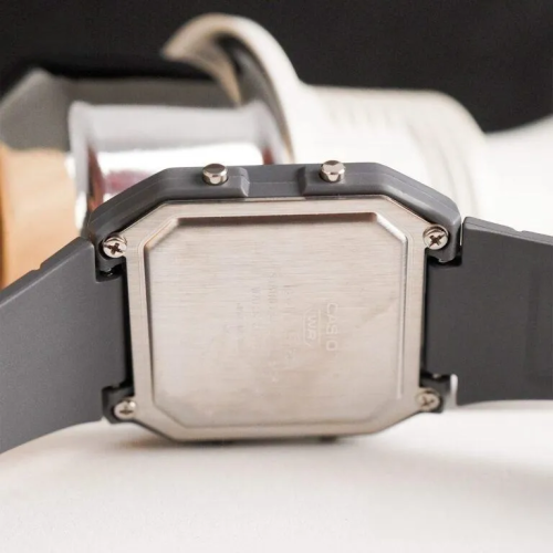 Đồng Hồ Casio 37.8 x 33.7 mm Unisex LF-20W-8A2DF