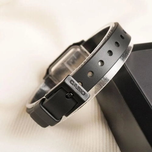 Đồng Hồ Casio 31.7 x 22.5 mm Nữ LQ-142-1BDF