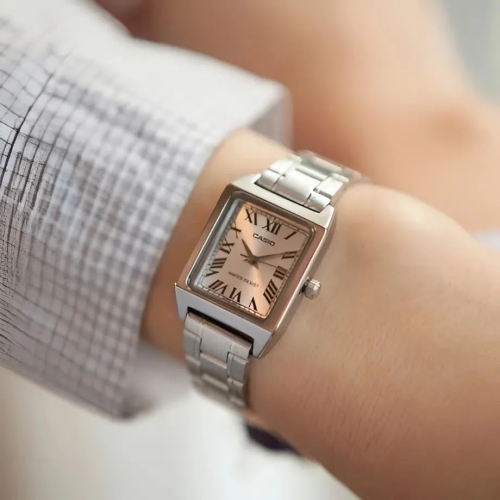 Đồng Hồ Casio 31 x 22 mm Nữ LTP-V007D-7BUDF