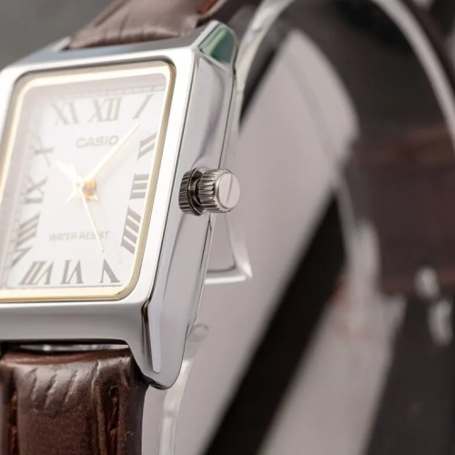 Đồng Hồ Casio 31 × 22 mm Nữ LTP-V007L-7B2UDF