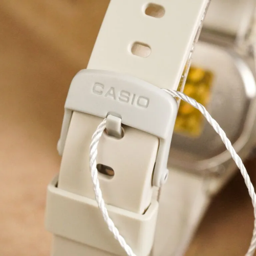 Đồng Hồ Casio 38.9 x 35 mm Nữ LW-205H-8ADF