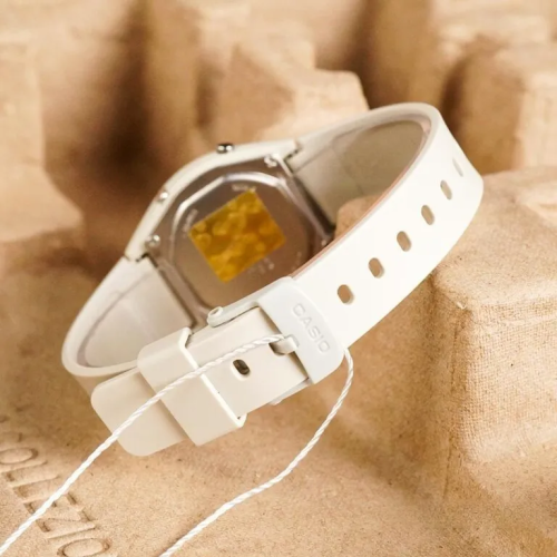 Đồng Hồ Casio 38.9 x 35 mm Nữ LW-205H-8ADF