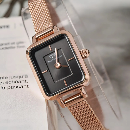 Đồng Hồ Daniel Wellington 15.4x18.2mm Nữ DW00100647