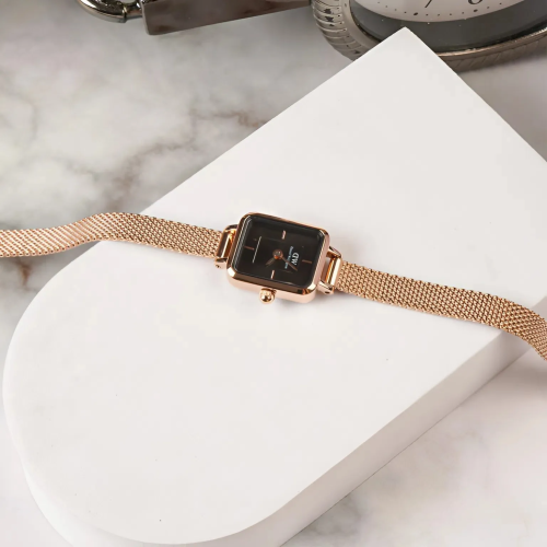 Đồng Hồ Daniel Wellington 15.4x18.2mm Nữ DW00100647