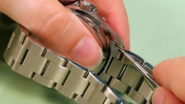 Cách Thay Dây Đồng Hồ Đơn Giản Tại Nhà Dễ Hiểu & An Toàn