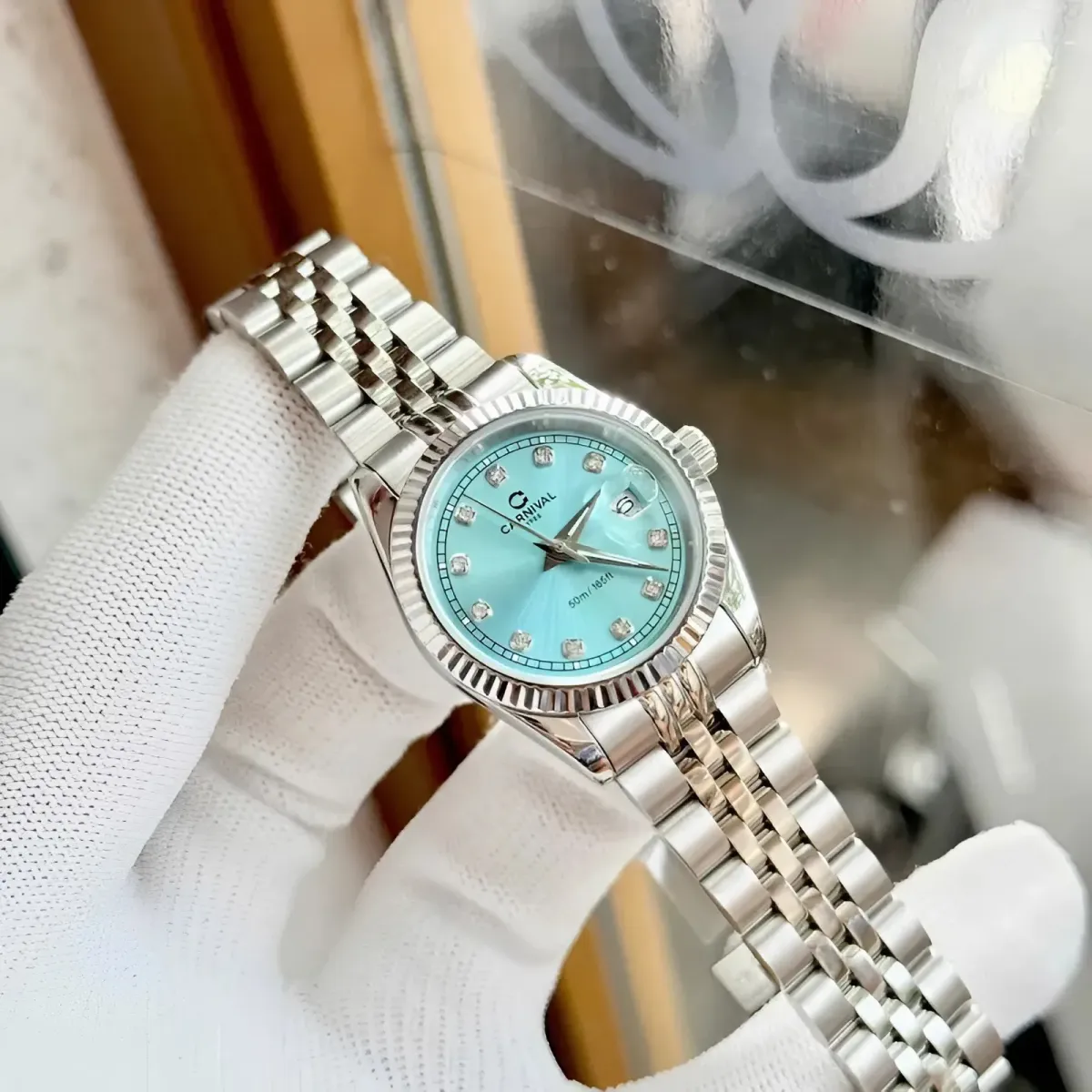 Đồng hồ Carnival Nữ 8131L-VT-XD mặt xanh dương thời trang, dây kim loại sáng bóng, thiết kế đính đá sang trọng